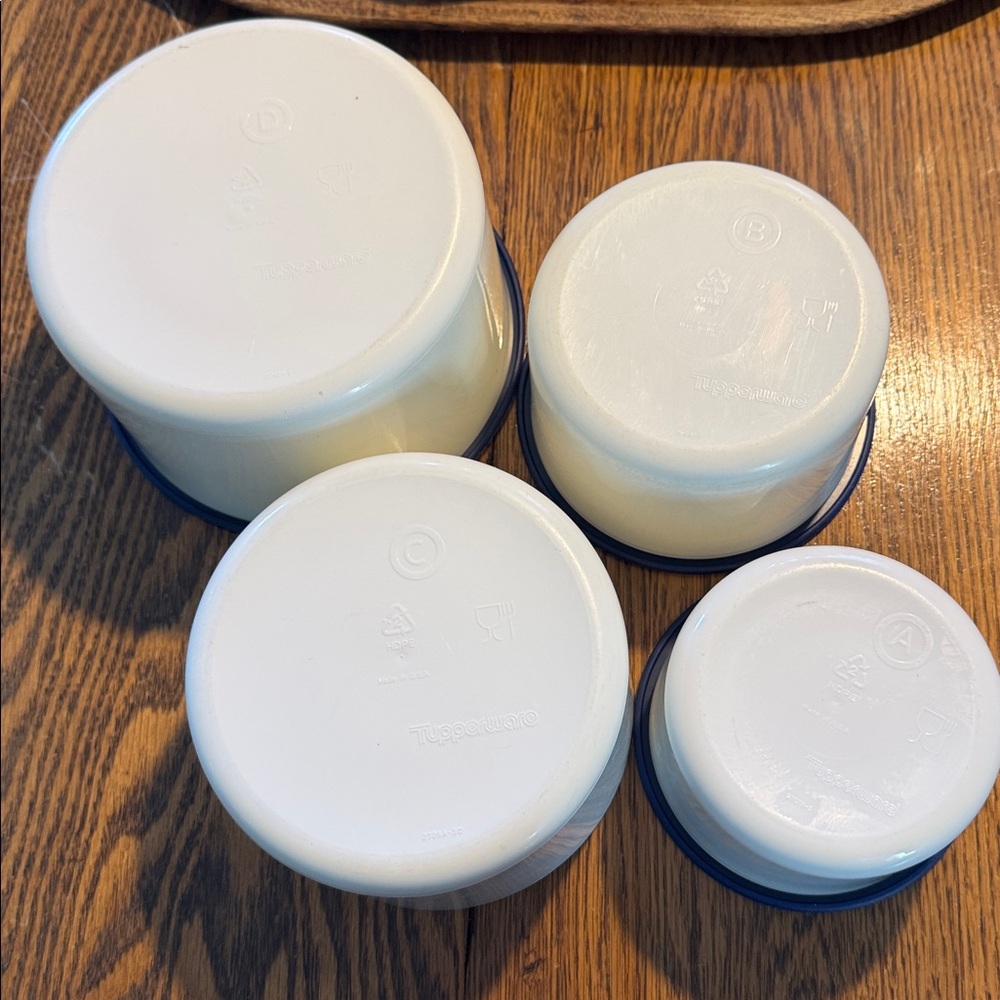 Vintage Tupperware One Touch Canister set - Picture 3 of 6